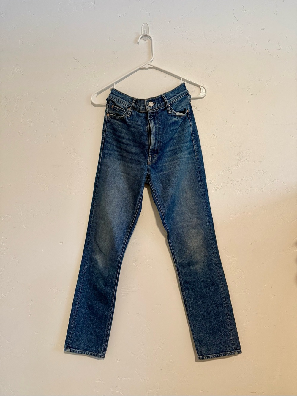 MOTHER the Dazzler Straight-Leg Jeans in Cowboys Don’t Cry
